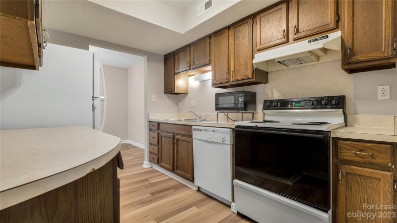 Property image 3 at 6927 Stonington Lane, Charlotte, NC 28227