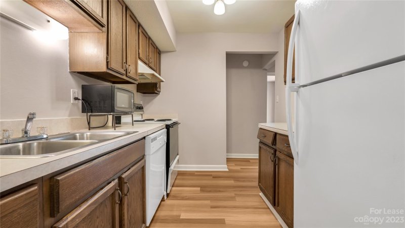 Property image 4 at 6927 Stonington Lane, Charlotte, NC 28227