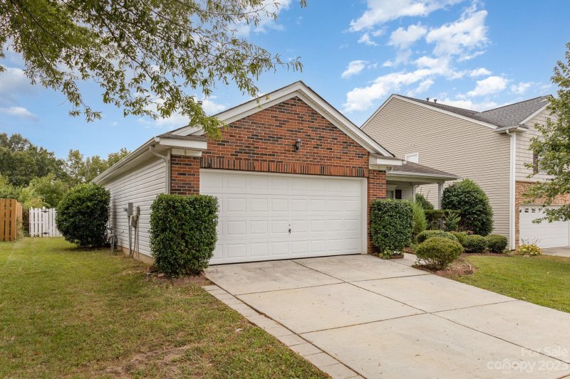 Property image 3 at 4723 Mortonhall Road, Charlotte, NC 28215