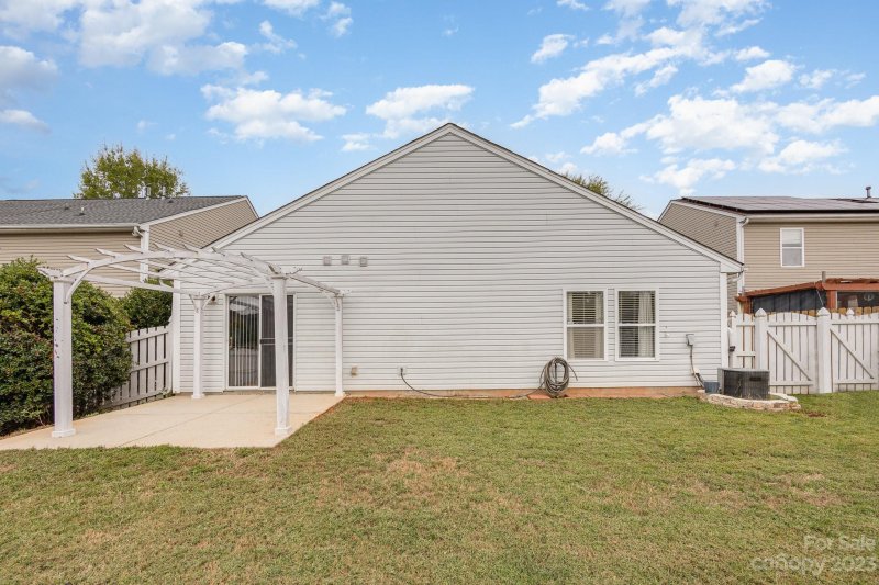 Property image 5 at 4723 Mortonhall Road, Charlotte, NC 28215