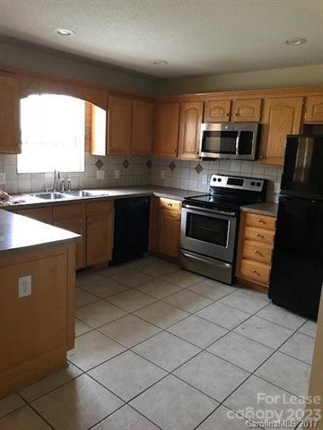 Property image 3 at 147 Deercroft Drive, Statesville, NC 28625