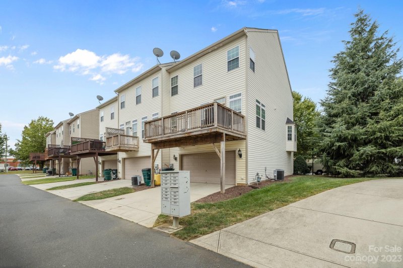 Property image 3 at 9315 Lenox Pointe Drive, Charlotte, NC 28273