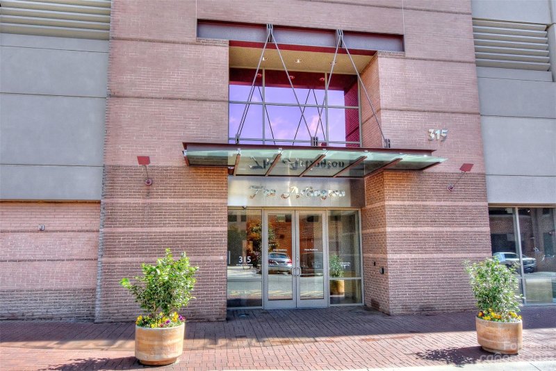 Property image 2 at 315 Arlington Avenue, Charlotte, NC 28203