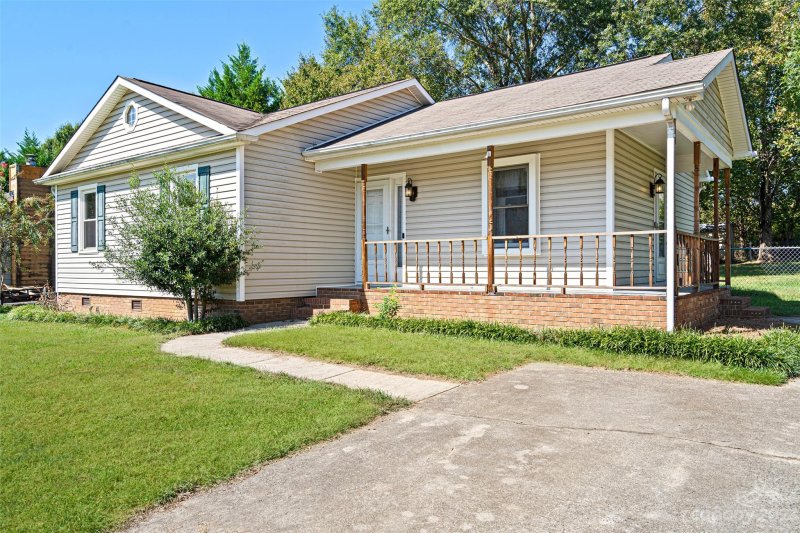 Property image 2 at 3432 Farm Lake Drive, Concord, NC 28027