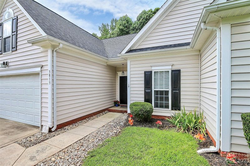 Property image 4 at 3813 Sipes Lane, Charlotte, NC 28269