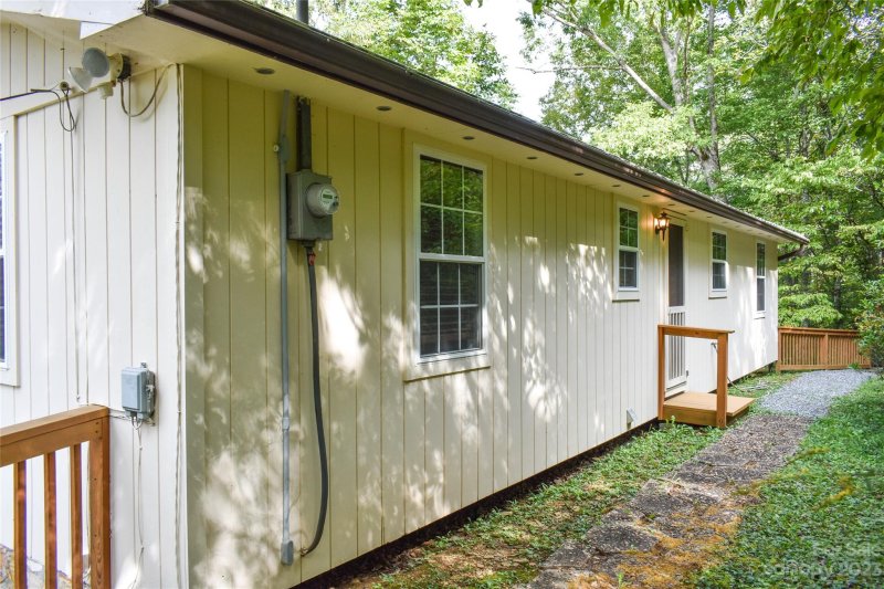 Property image 2 at 95 Rhododendron Lane, Almond, NC 28702