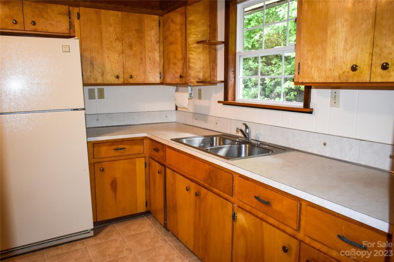 Property image 4 at 95 Rhododendron Lane, Almond, NC 28702