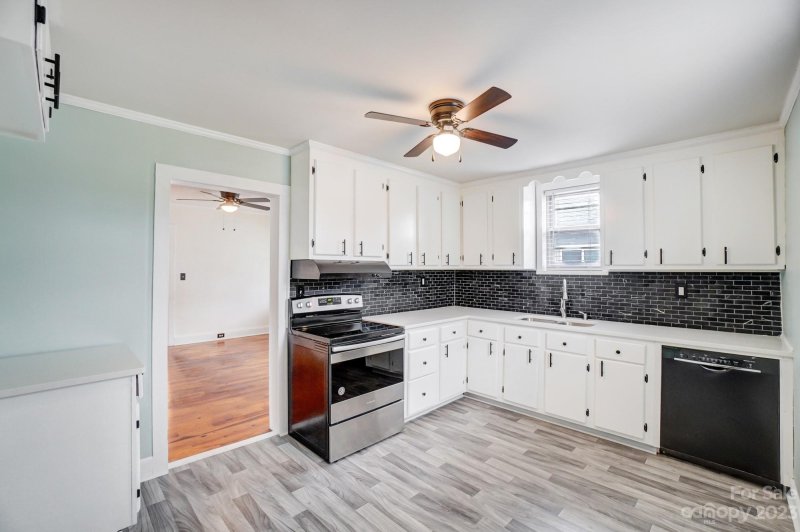 Property image 4 at 86 Walnut Avenue, Gastonia, NC 28054