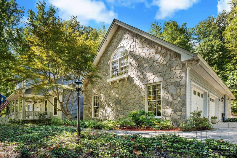 Property image 2 at 219 Catawba Drive, Marion, NC 28752