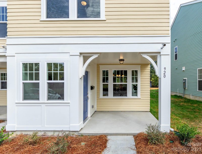 Property image 2 at 920 Holland Avenue, Charlotte, NC 28206