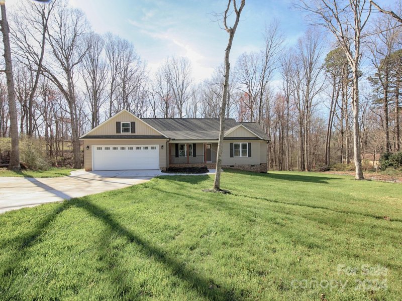 Property image 2 at 3941 Englewood Street, Claremont, NC 28610