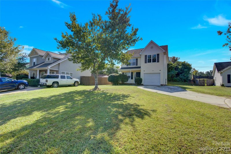 Property image 2 at 811 Sir Raleigh Drive, Concord, NC 28025