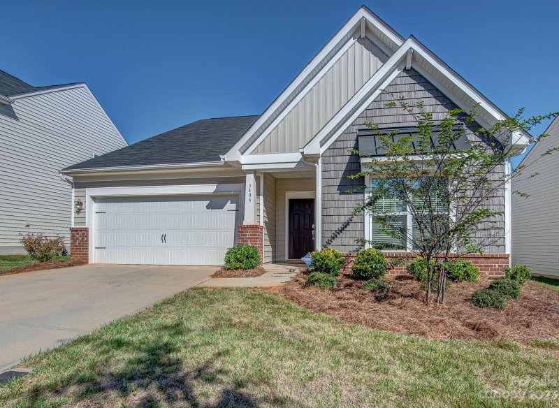 3406 Southern Red Oak Lane