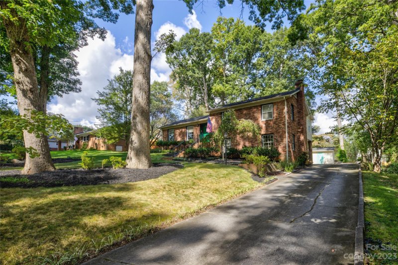 Property image 2 at 107 E Summersby Street, Fort Mill, SC 29715