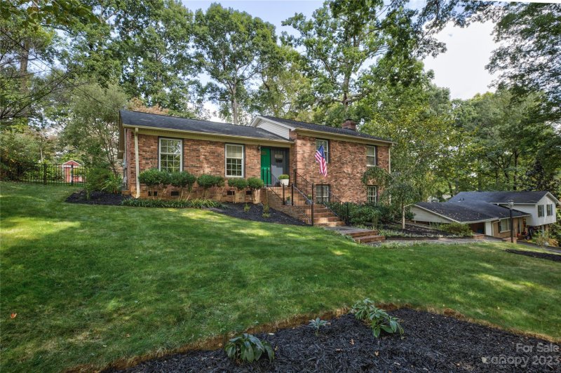 Property image 3 at 107 E Summersby Street, Fort Mill, SC 29715