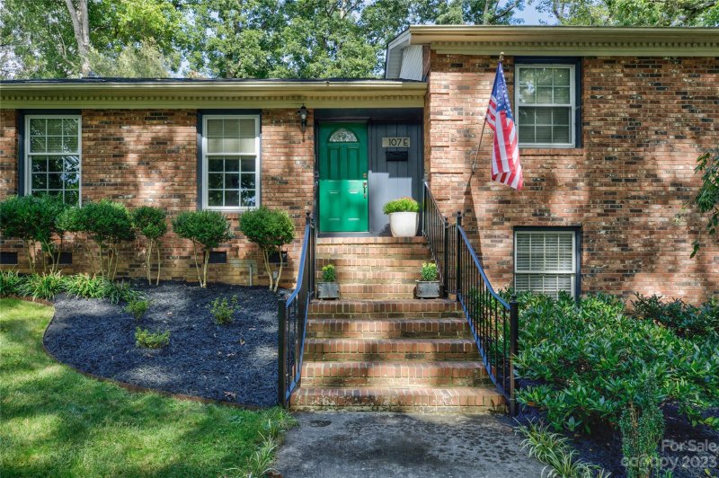 Property image 4 at 107 E Summersby Street, Fort Mill, SC 29715