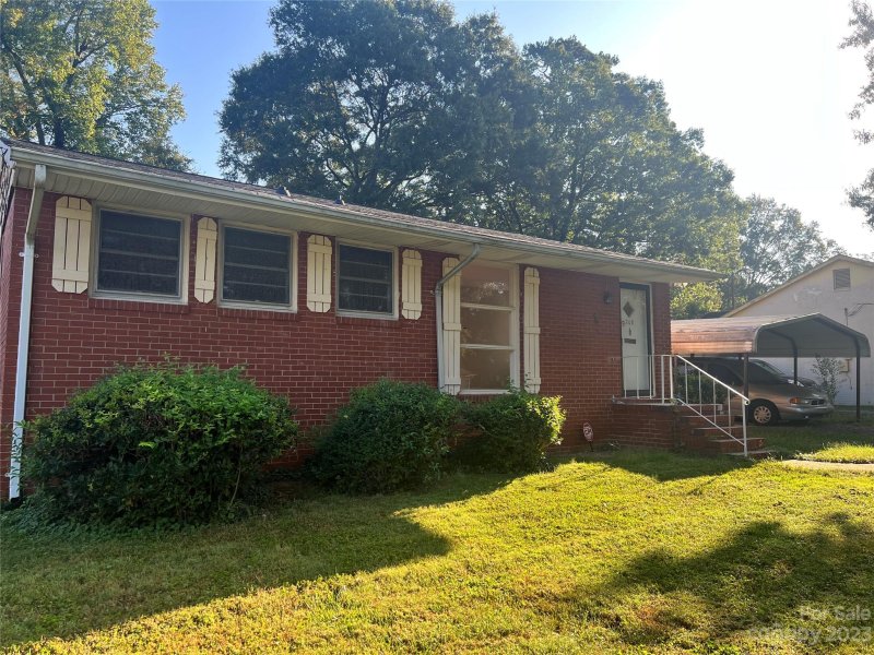 Property image 3 at 208 Fannie Circle, Charlotte, NC 28205