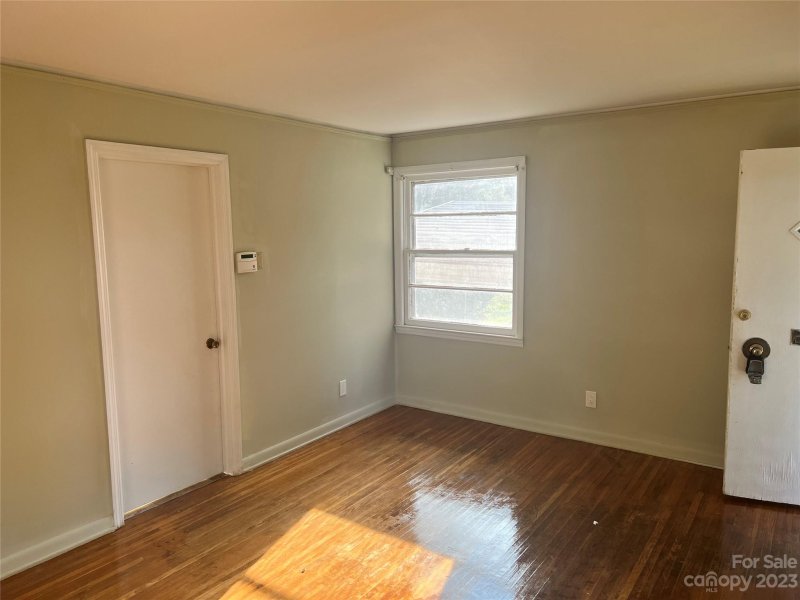 Property image 5 at 208 Fannie Circle, Charlotte, NC 28205