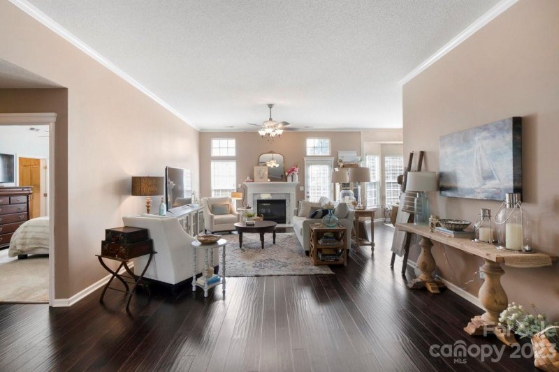 Property image 2 at 5611 Falls Ridge Lane, Charlotte, NC 28269