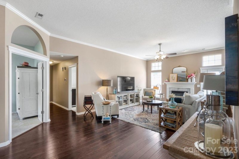 Property image 3 at 5611 Falls Ridge Lane, Charlotte, NC 28269