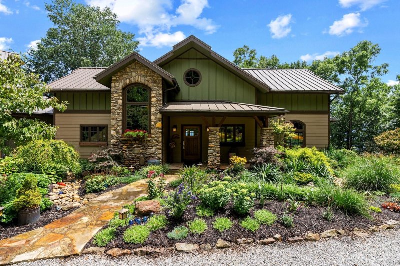 Property image 2 at 1045 Cobblestone Drive, Waynesville, NC 28786