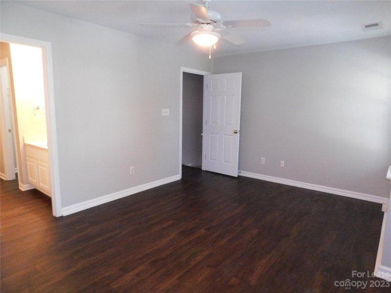 Property image 4 at 2035 Lennox Square Road, Charlotte, NC 28210