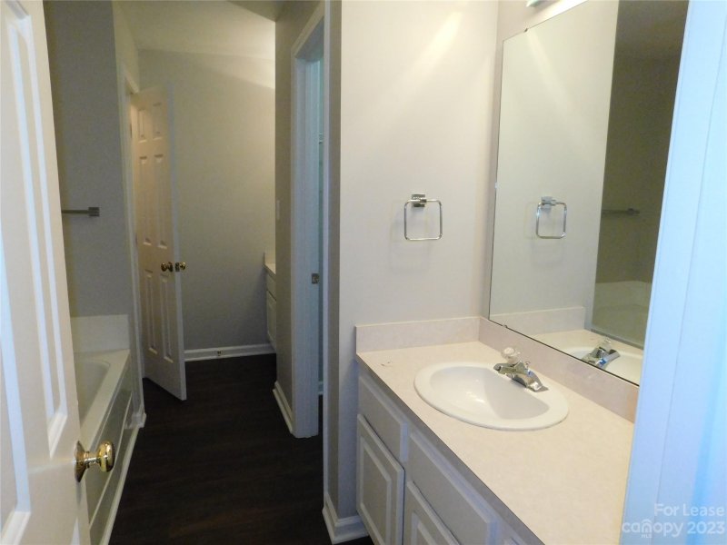 Property image 5 at 2035 Lennox Square Road, Charlotte, NC 28210