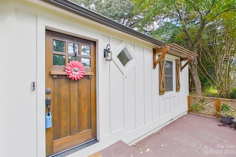 Property image 3 at 5600 Oak Drive, Charlotte, NC 28216