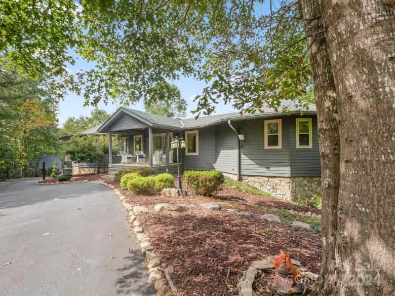 Property image 3 at 130 Falls Creek Drive, Lake Lure, NC 28746