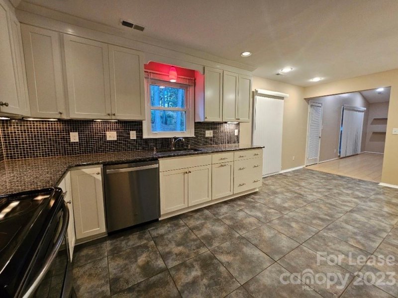 Property image 4 at 10443 Sardis Oaks Road, Charlotte, NC 28270