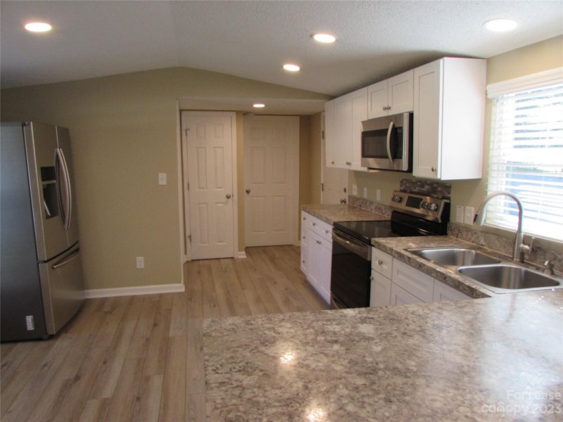 Property image 5 at 182 Dry Dock Loop, Mooresville, NC 28117