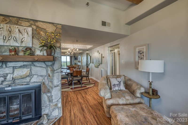 Property image 4 at 303 Sugar Top Drive, Sugar Mountain, NC 28604