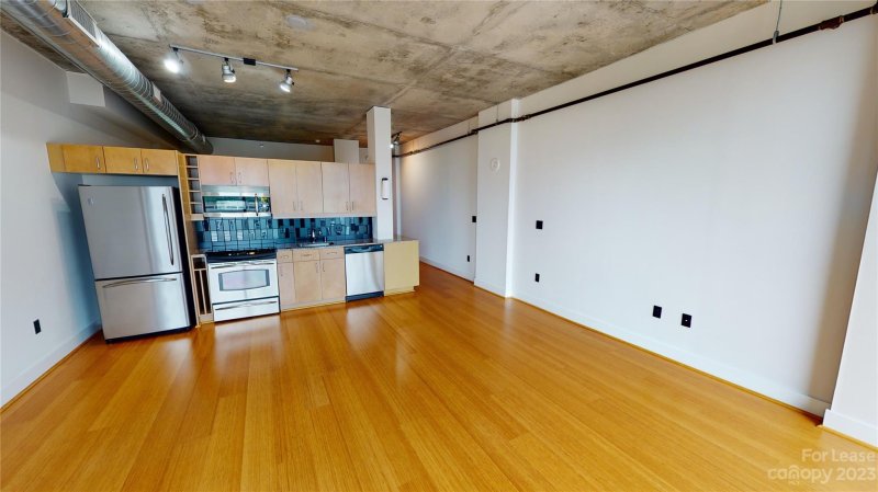 Property image 3 at 505 E 6th Street, Charlotte, NC 28202