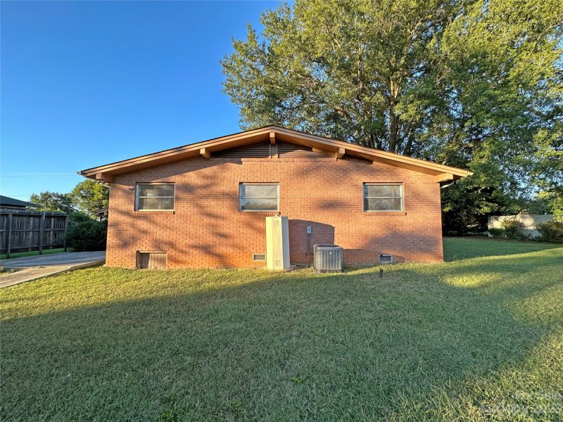 Property image 3 at 2612 25th Avenue, Hickory, NC 28601