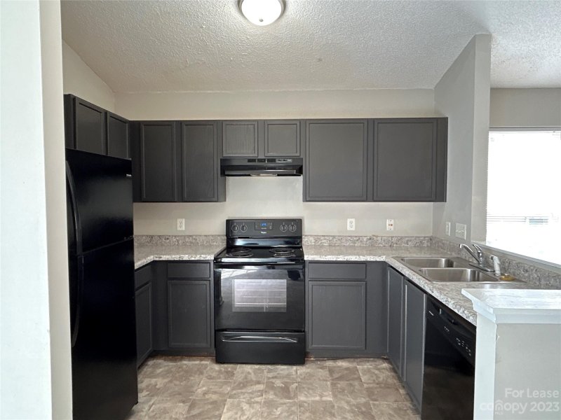 Property image 5 at 3335 Alderknoll Court, Charlotte, NC 28216