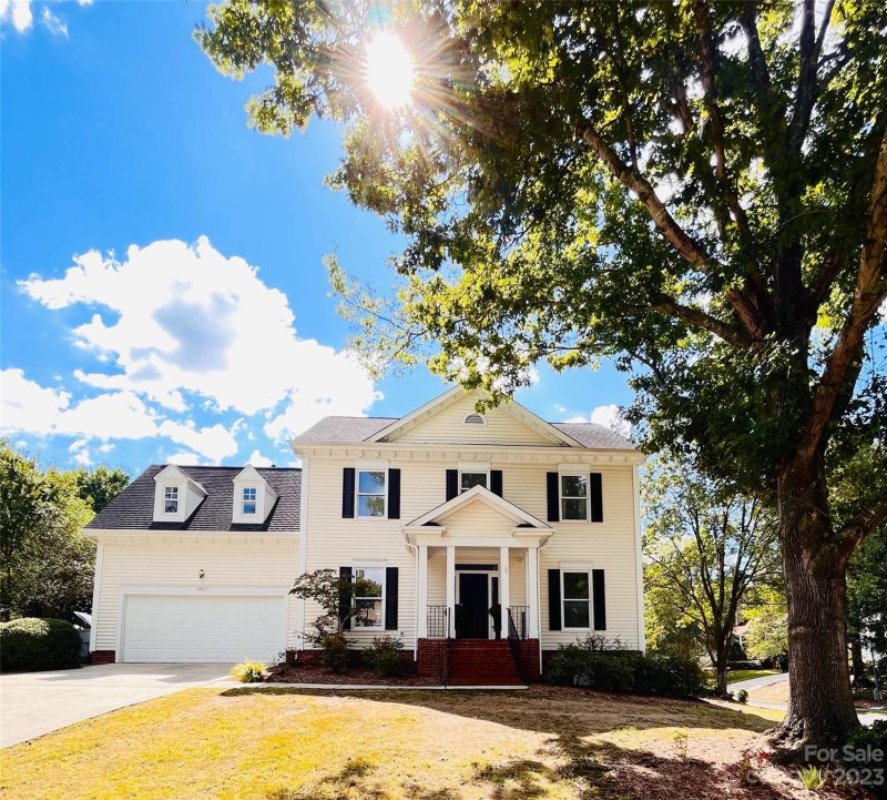 Property image 2 at 10409 Golden Leaf Court, Charlotte, NC 28277