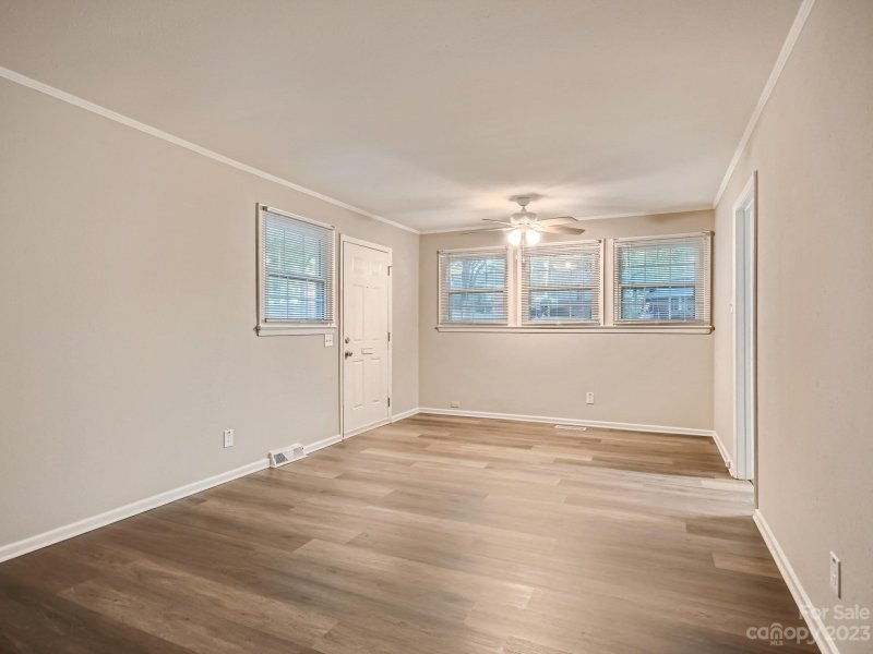 Property image 2 at 3025 Minnesota Road, Charlotte, NC 28208