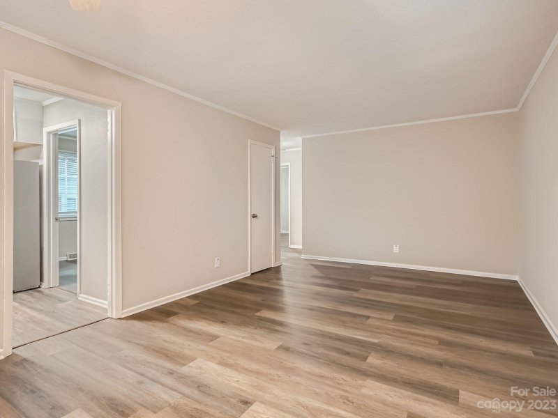 Property image 3 at 3025 Minnesota Road, Charlotte, NC 28208