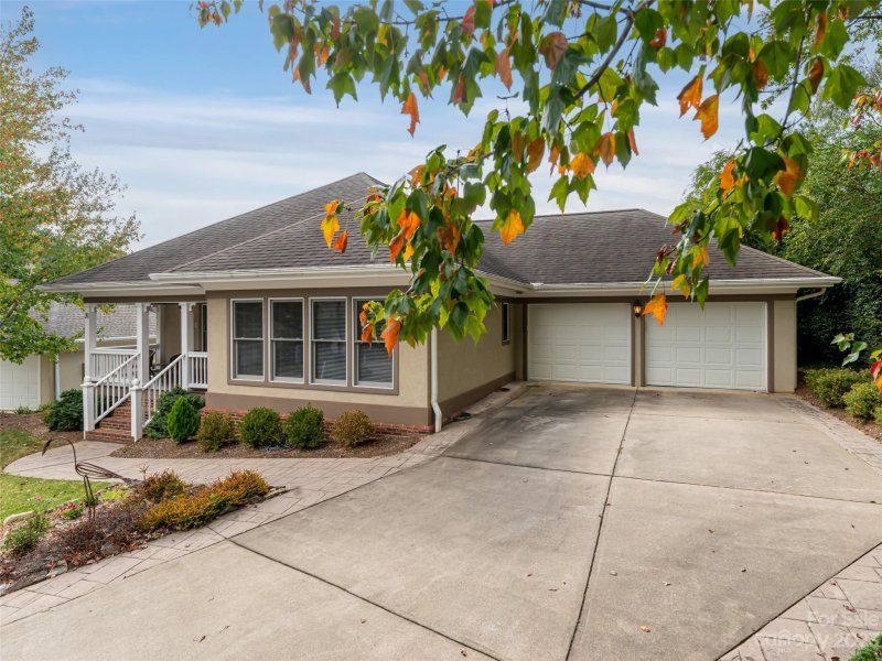 Property image 2 at 31 Creekside Way, Asheville, NC 28804