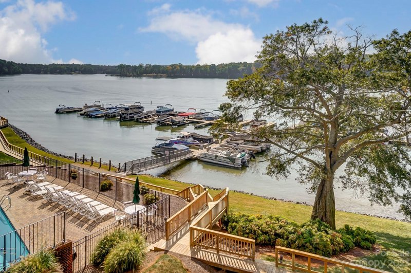 Property image 2 at 9809 Emerald Point Drive, Charlotte, NC 28278