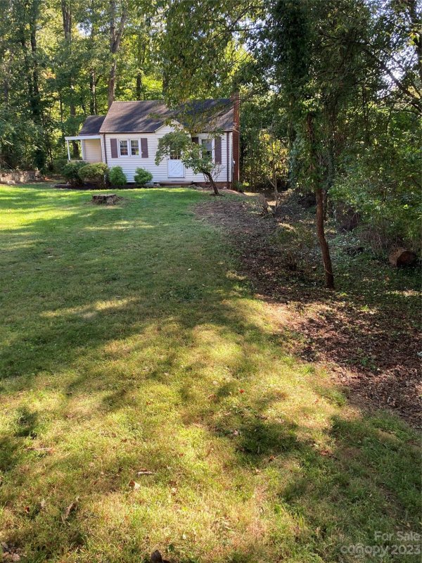 Property image 2 at 101 Raleigh Road, Asheville, NC 28803