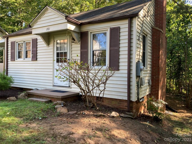 Property image 3 at 101 Raleigh Road, Asheville, NC 28803