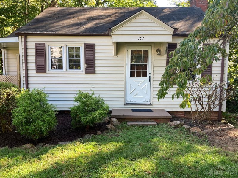 Property image 4 at 101 Raleigh Road, Asheville, NC 28803