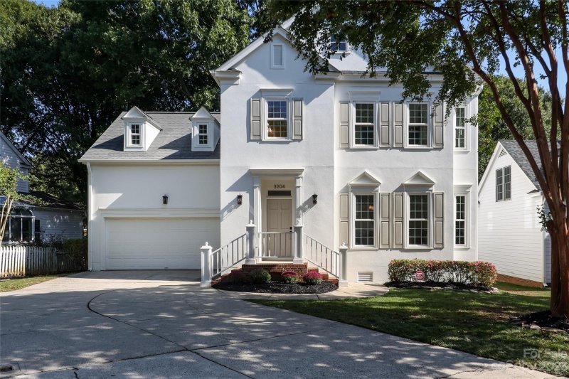 3204 Moores Glen Drive