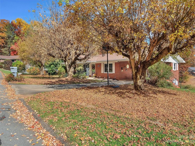 Property image 3 at 800 Woodfield Drive, Waynesville, NC 28786