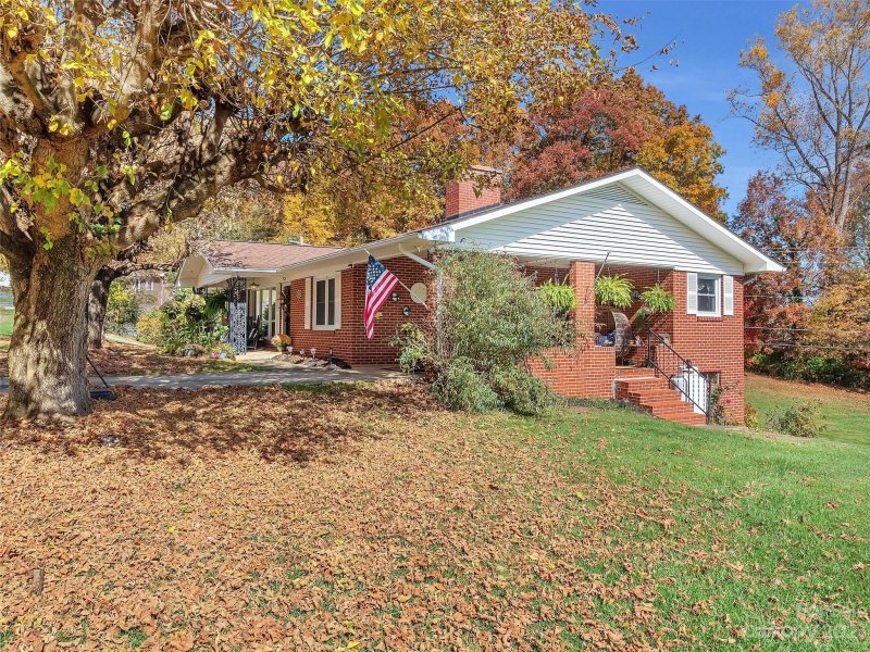 Property image 4 at 800 Woodfield Drive, Waynesville, NC 28786