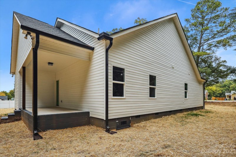 Property image 5 at 2027 India Hook Road, Rock Hill, SC 29732