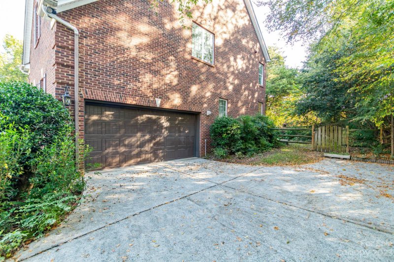 Property image 4 at 10507 Rougemont Lane, Charlotte, NC 28277