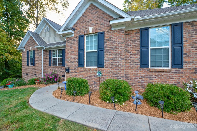 Property image 3 at 402 Harmony Lane, Mount Holly, NC 28120