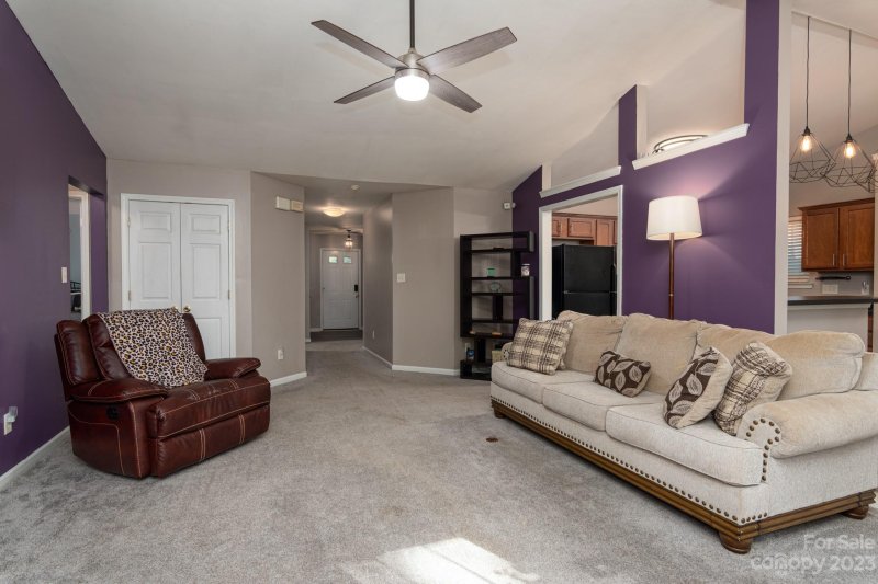 Property image 3 at 6107 Foster Brook Drive, Charlotte, NC 28216